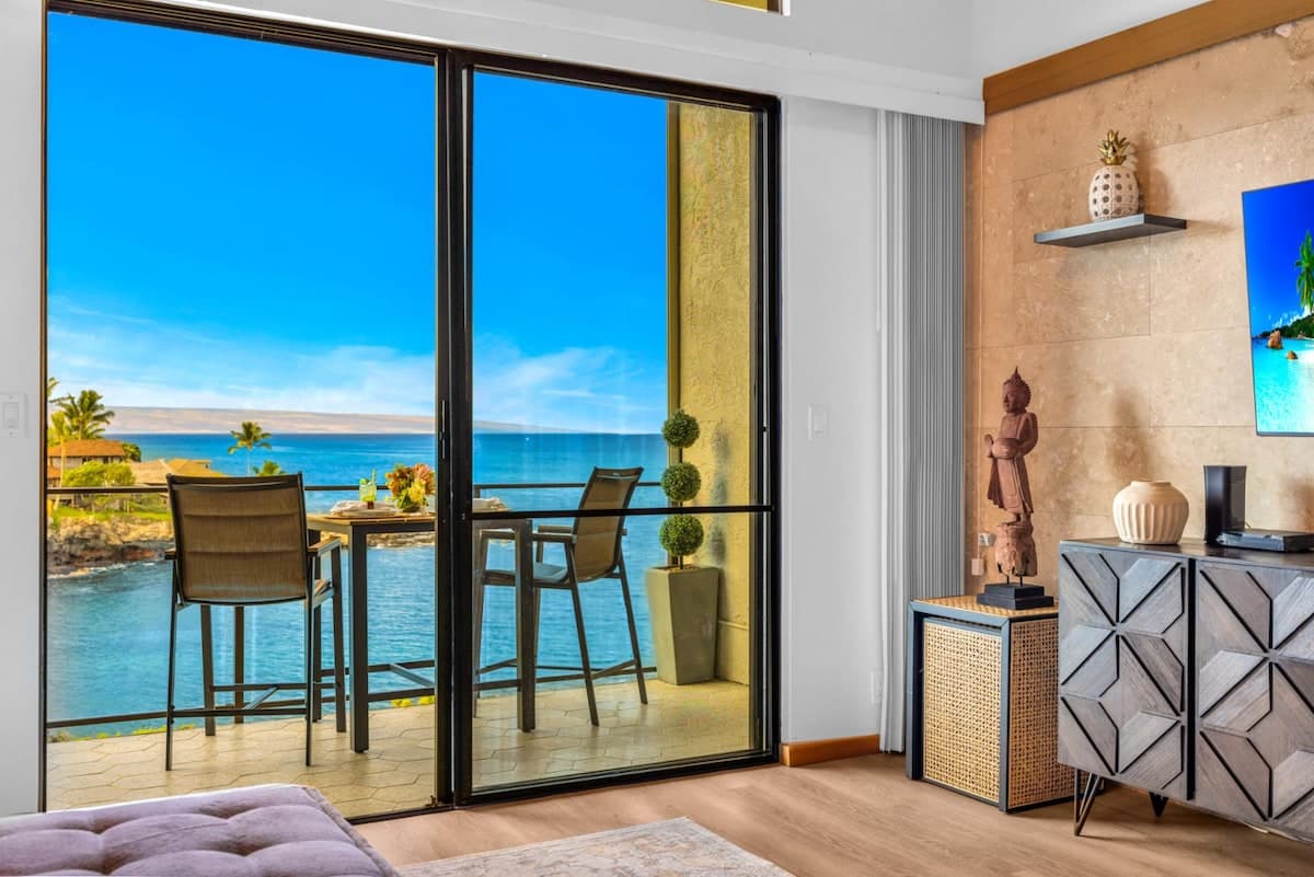 Condo in Lahaina · ★4.17 · 2 bedrooms · 2 beds · 2 baths - Photo 2