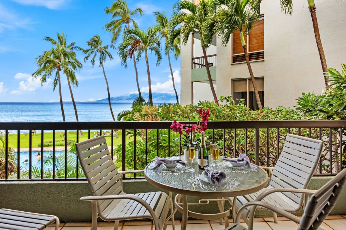 Condo in Lahaina · ★5.0 · 1 bedroom · 2 beds · 1 bath - Photo 3