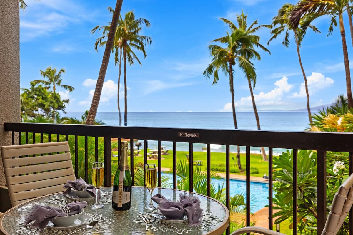 Condo in Lahaina · ★5.0 · 1 bedroom · 2 beds · 1 bath - Photo 1