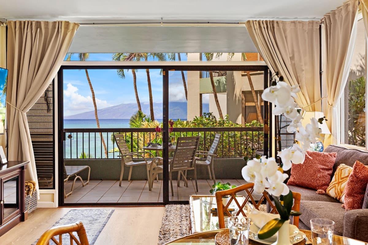 Condo in Lahaina · ★5.0 · 1 bedroom · 2 beds · 1 bath - Photo 4