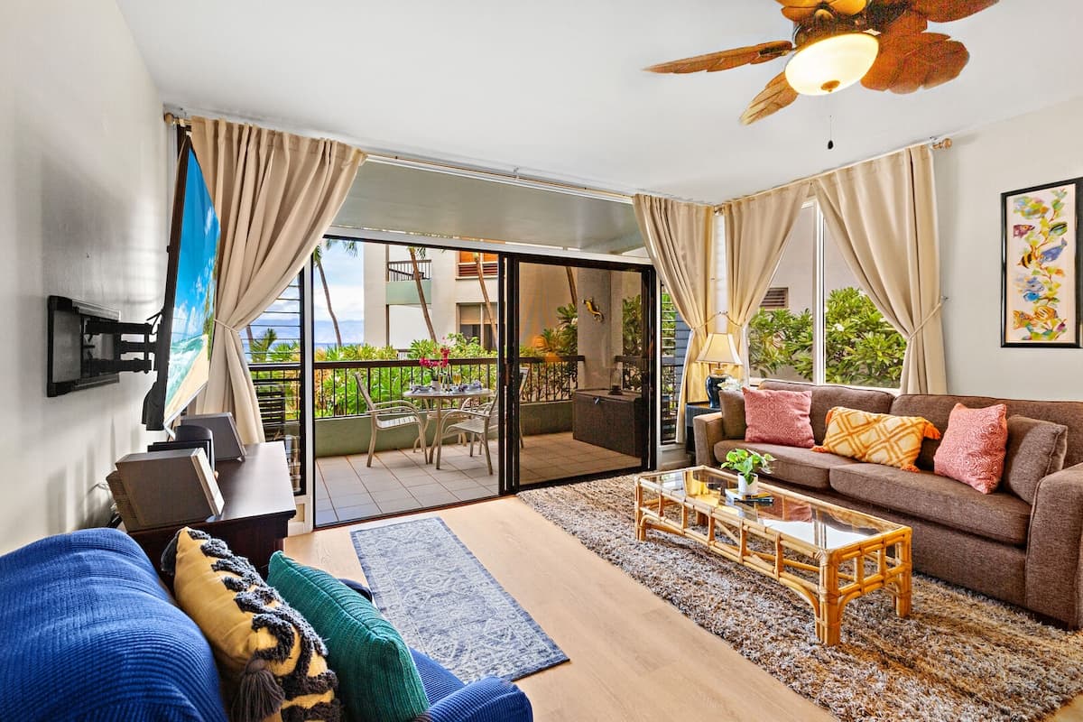 Condo in Lahaina · ★5.0 · 1 bedroom · 2 beds · 1 bath - Photo 2