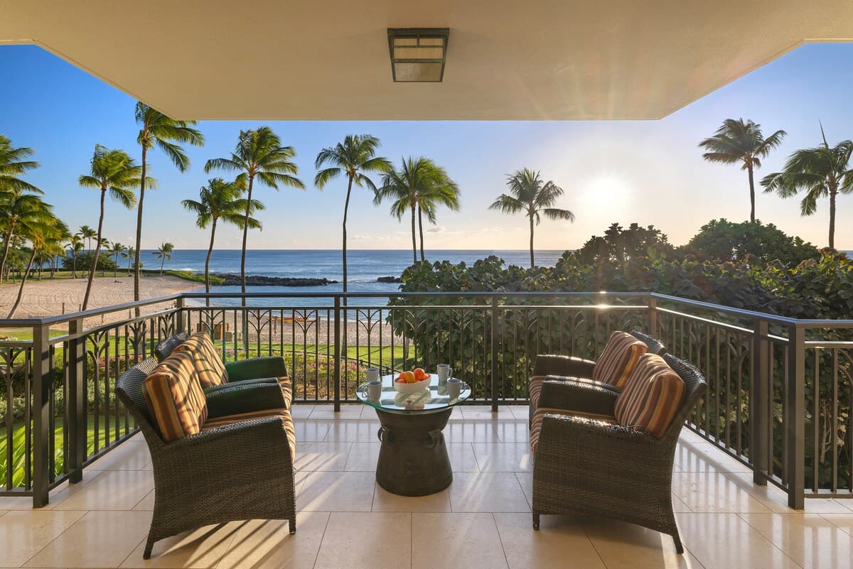 Oceanfront 2BR Villa with Lagoon Views - Photo 1