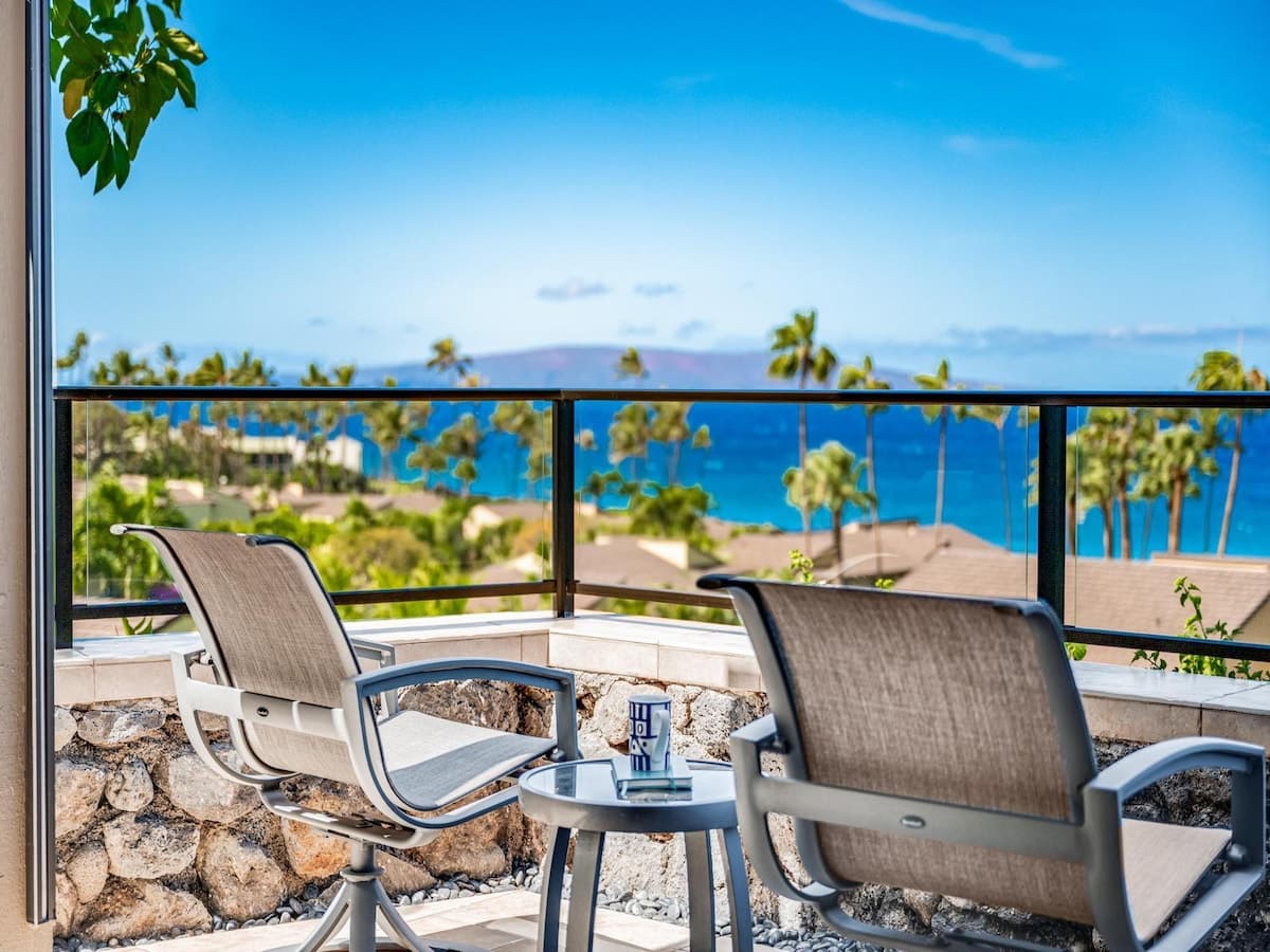 Condo in Wailea · ★4.88 · 2 bedrooms · 2 beds · 2 baths - Photo 2