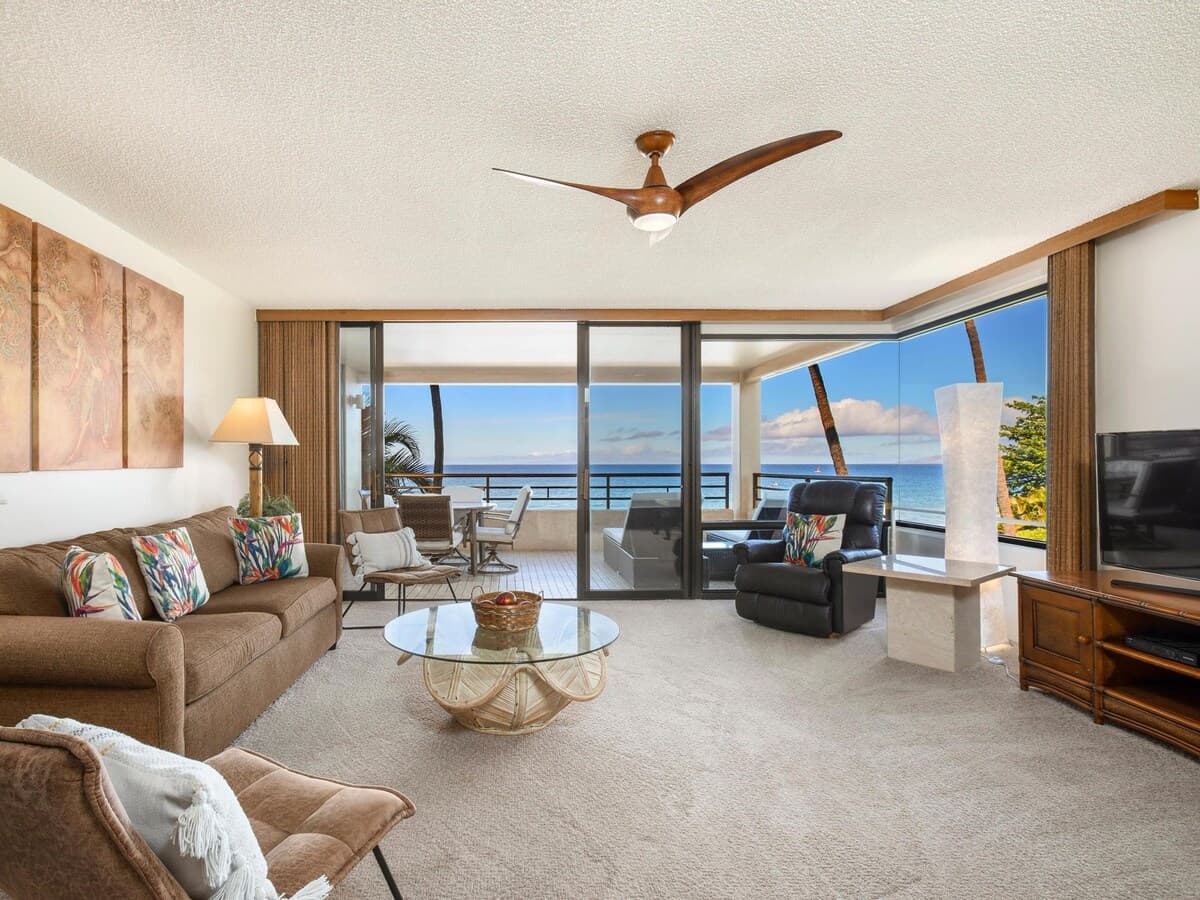 Condo in Wailea · ★4.81 · 2 bedrooms · 3 beds · 2 baths - Photo 2