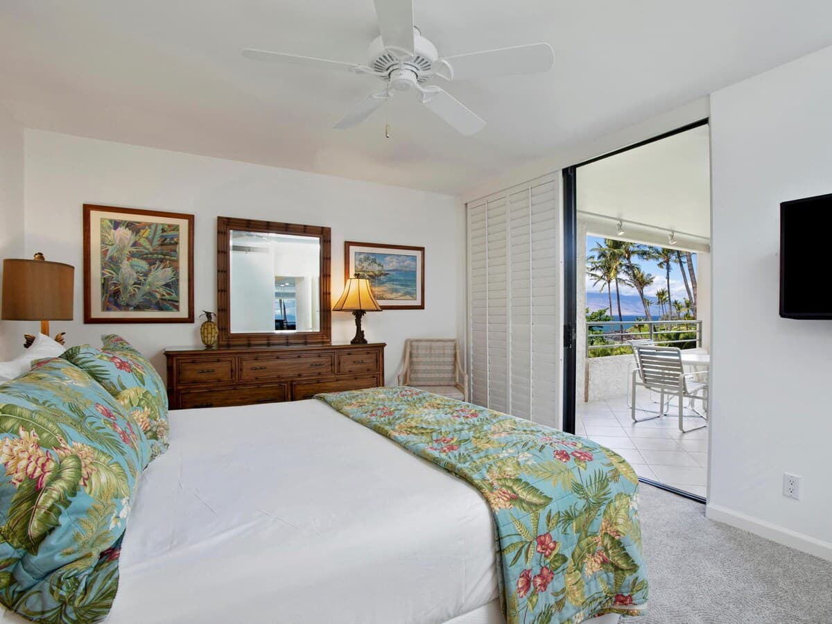 Condo in Wailea · ★4.5 · 2 bedrooms · 4 beds · 2 baths - Photo 4