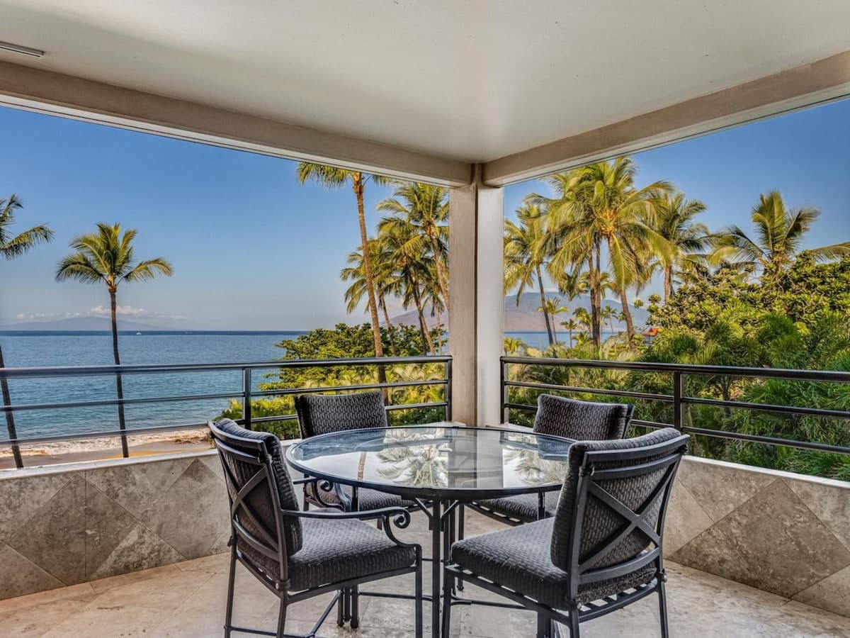 Condo in Wailea · ★4.88 · 2 bedrooms · 3 beds · 2 baths - Photo 2