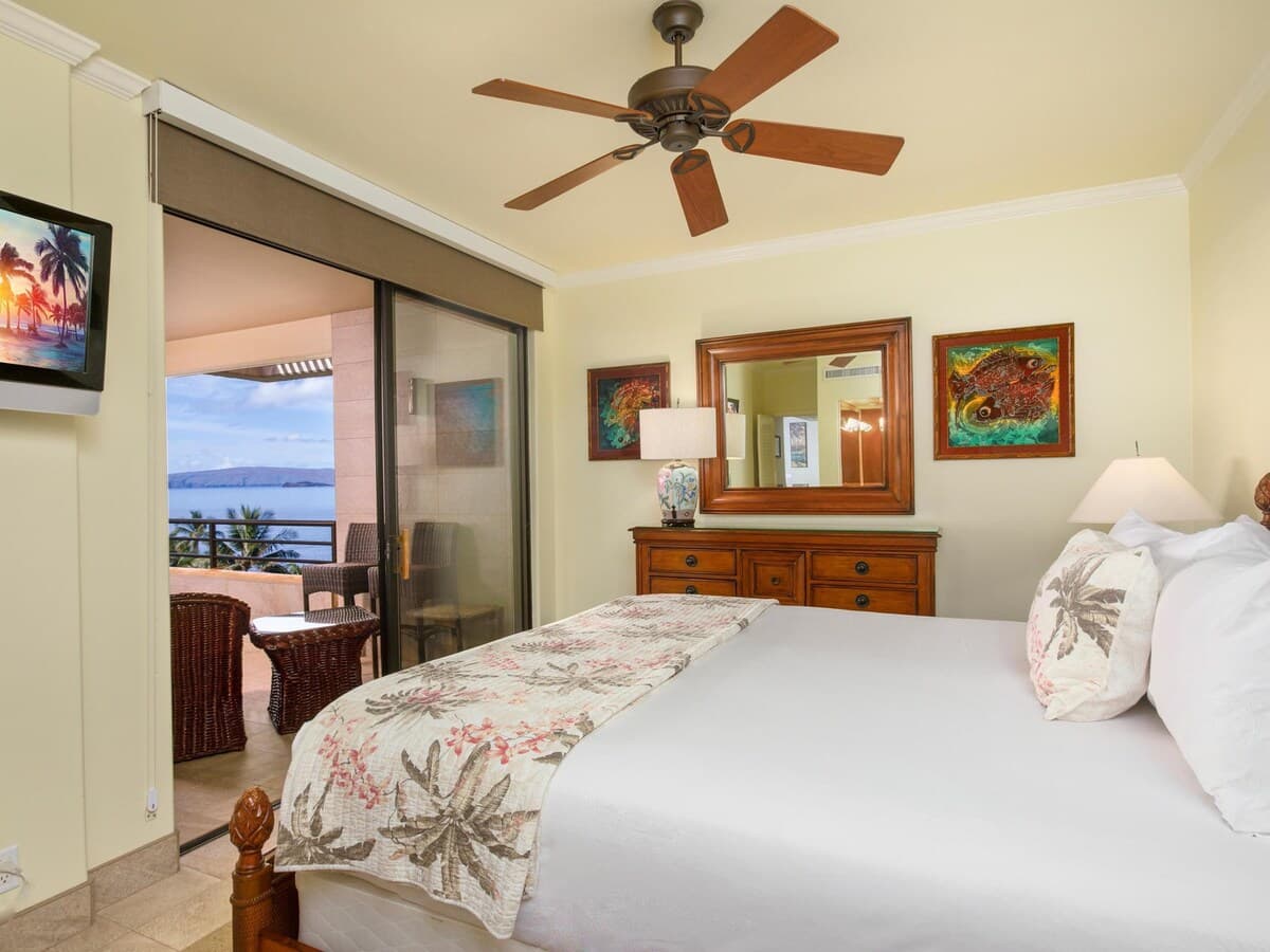 Condo in Wailea · ★4.88 · 2 bedrooms · 3 beds · 2 baths - Photo 2