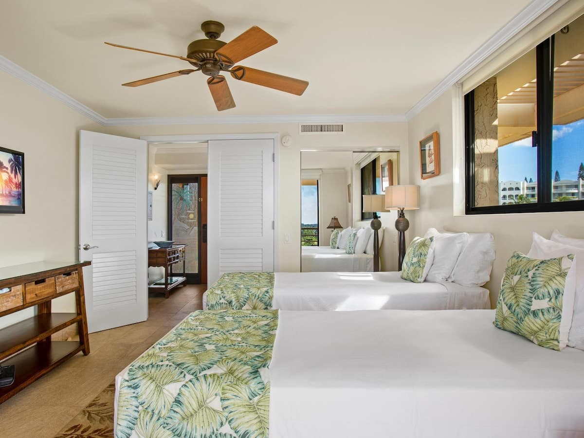 Condo in Wailea · ★4.88 · 2 bedrooms · 3 beds · 2 baths - Photo 4