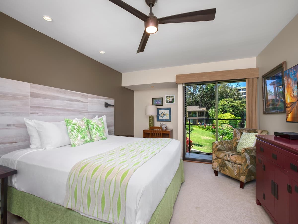 Condo in Wailea · ★4.71 · 2 bedrooms · 2 beds · 2 baths - Photo 4