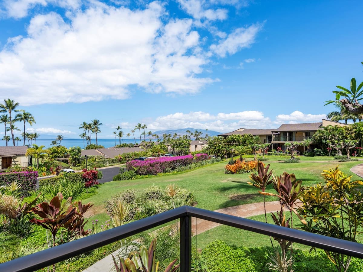 Condo in Wailea · ★5.0 · 1 bedroom · 2 beds · 2 baths - Photo 2