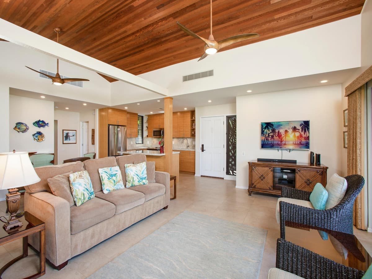 Condo in Wailea · ★5.0 · 1 bedroom · 2 beds · 2 baths - Photo 2
