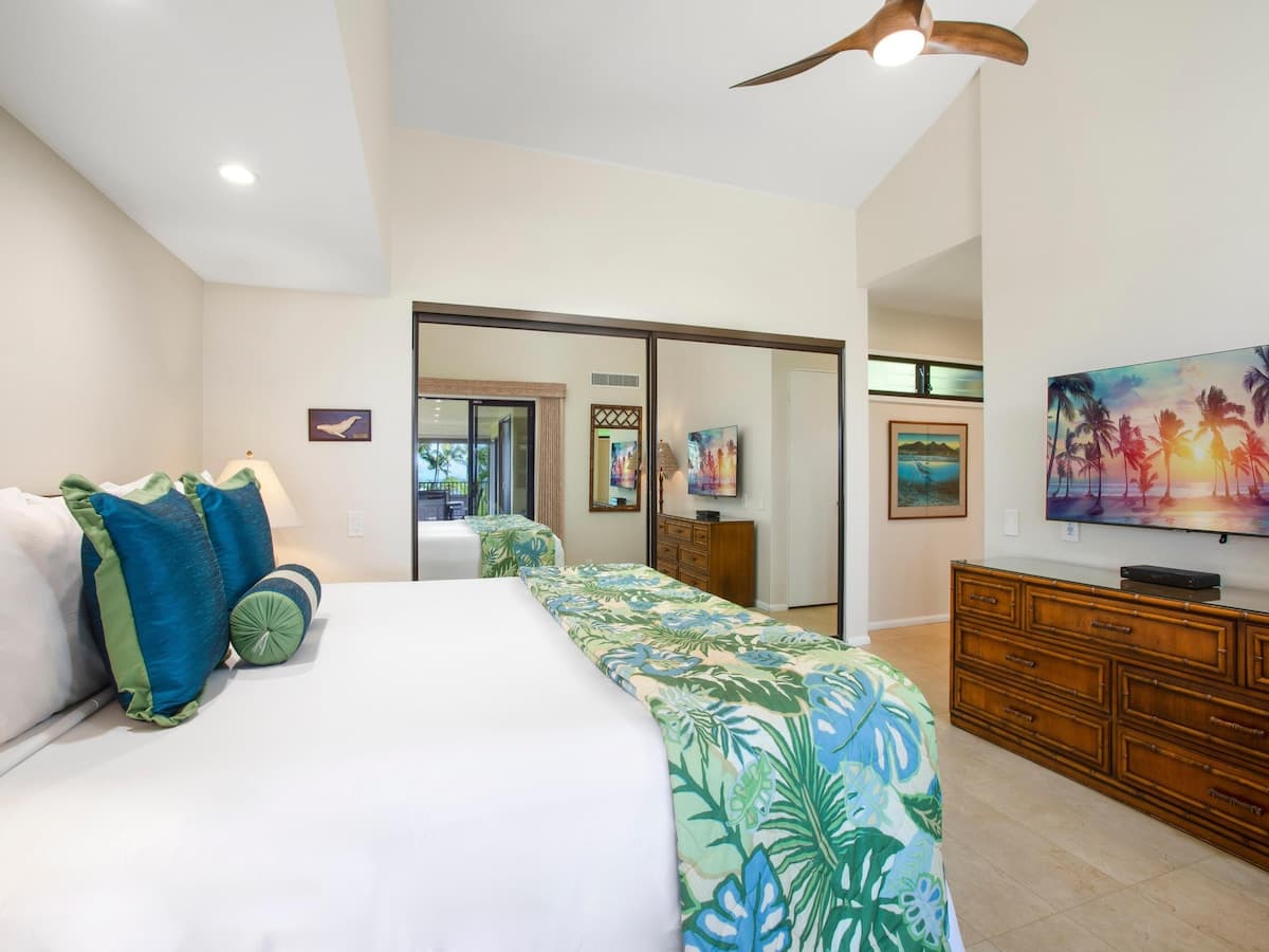 Condo in Wailea · ★5.0 · 1 bedroom · 2 beds · 2 baths - Photo 5