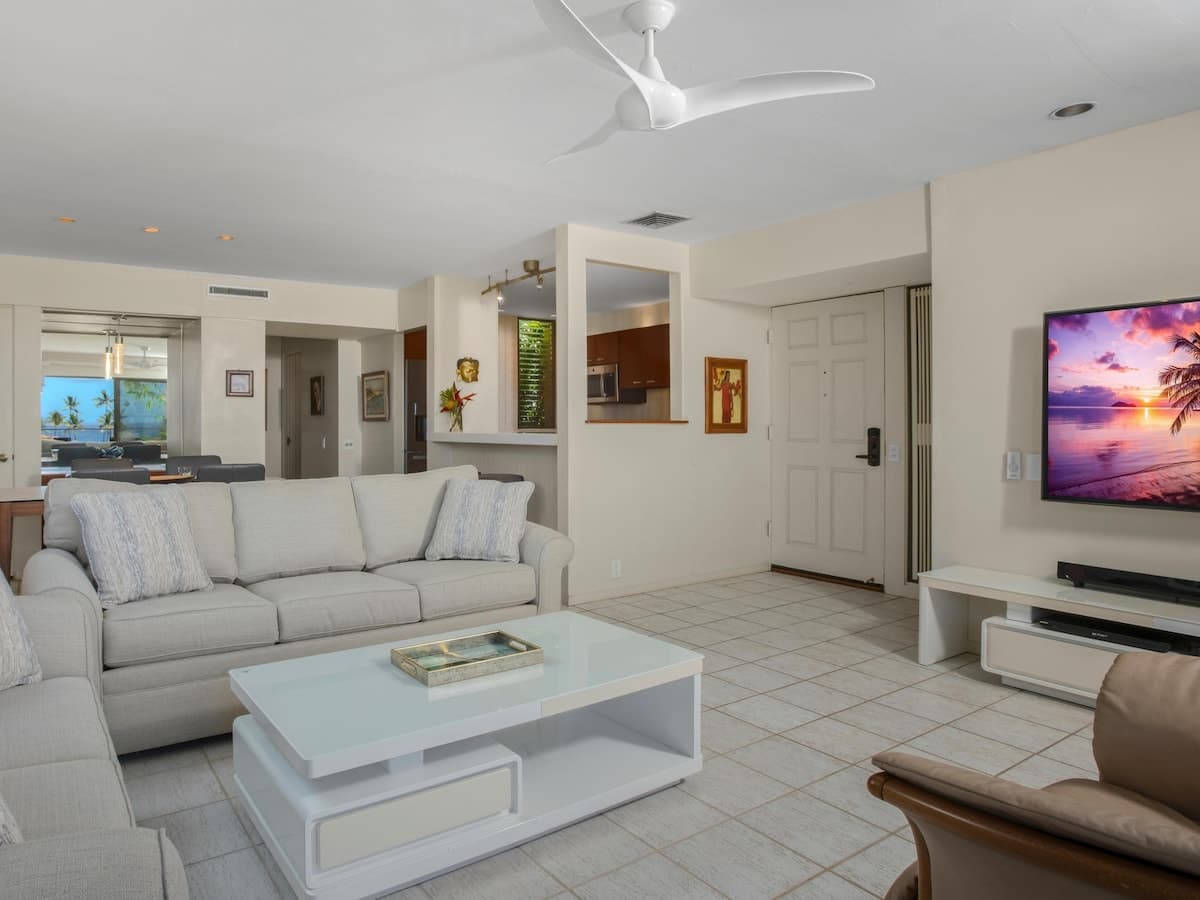 Condo in Wailea · ★5.0 · 2 bedrooms · 4 beds · 2 baths - Photo 2