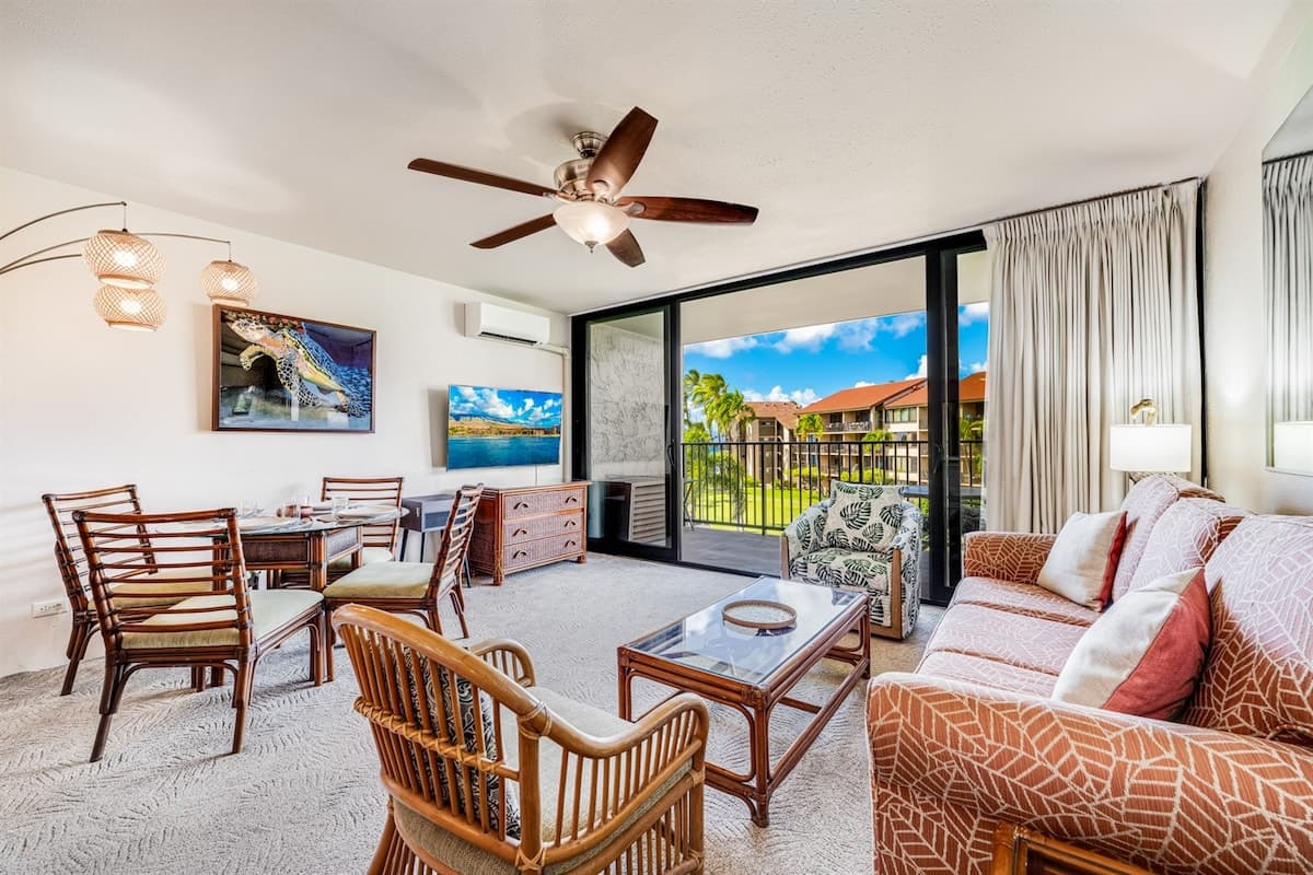 Condo in Lahaina · ★4.83 · 2 bedrooms · 4 beds · 2 baths - Photo 2