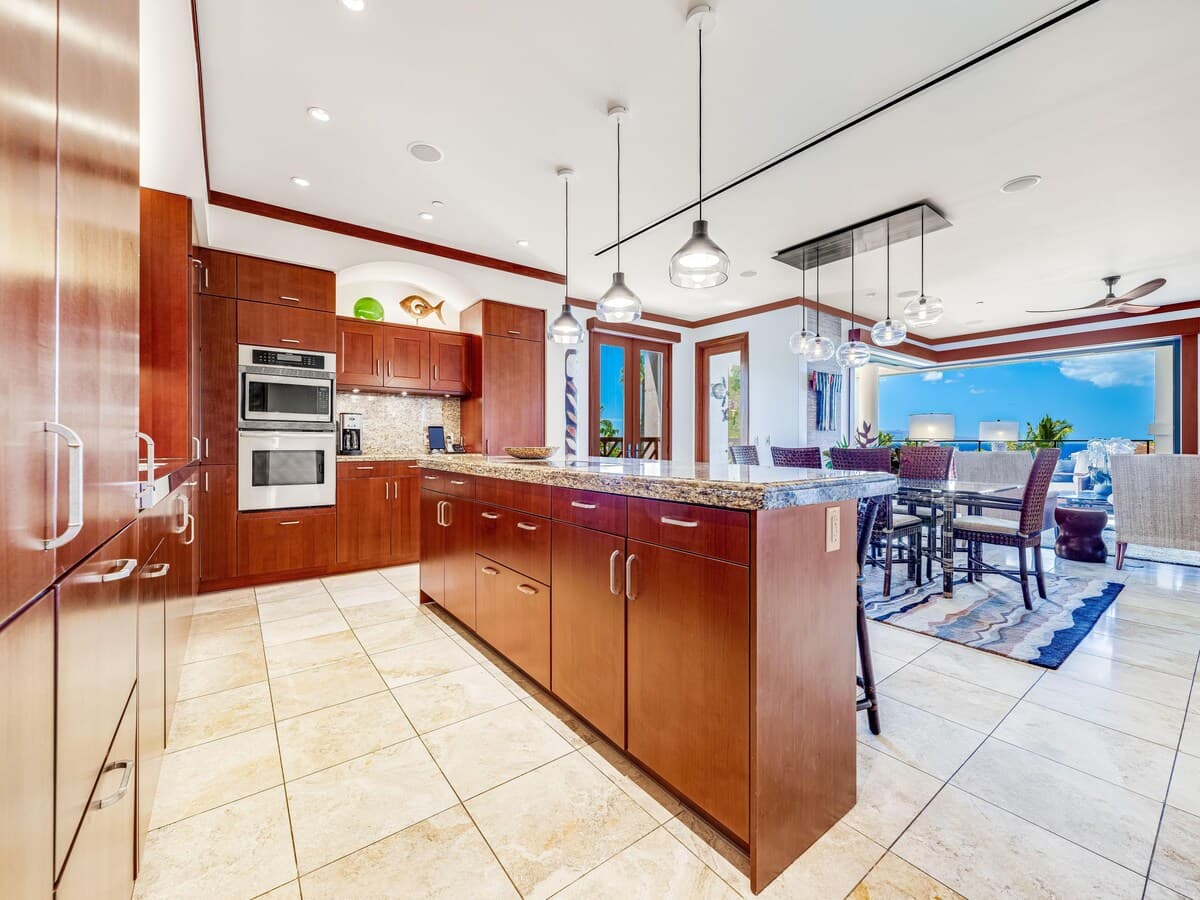 Condo in Kihei · ★5.0 · 3 bedrooms · 3 beds · 3 baths - Photo 3
