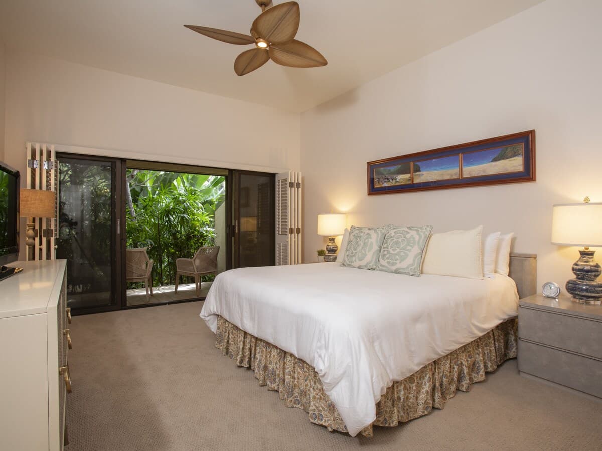 Condo in Kihei · ★5.0 · 2 bedrooms · 3 beds · 2 baths - Photo 4