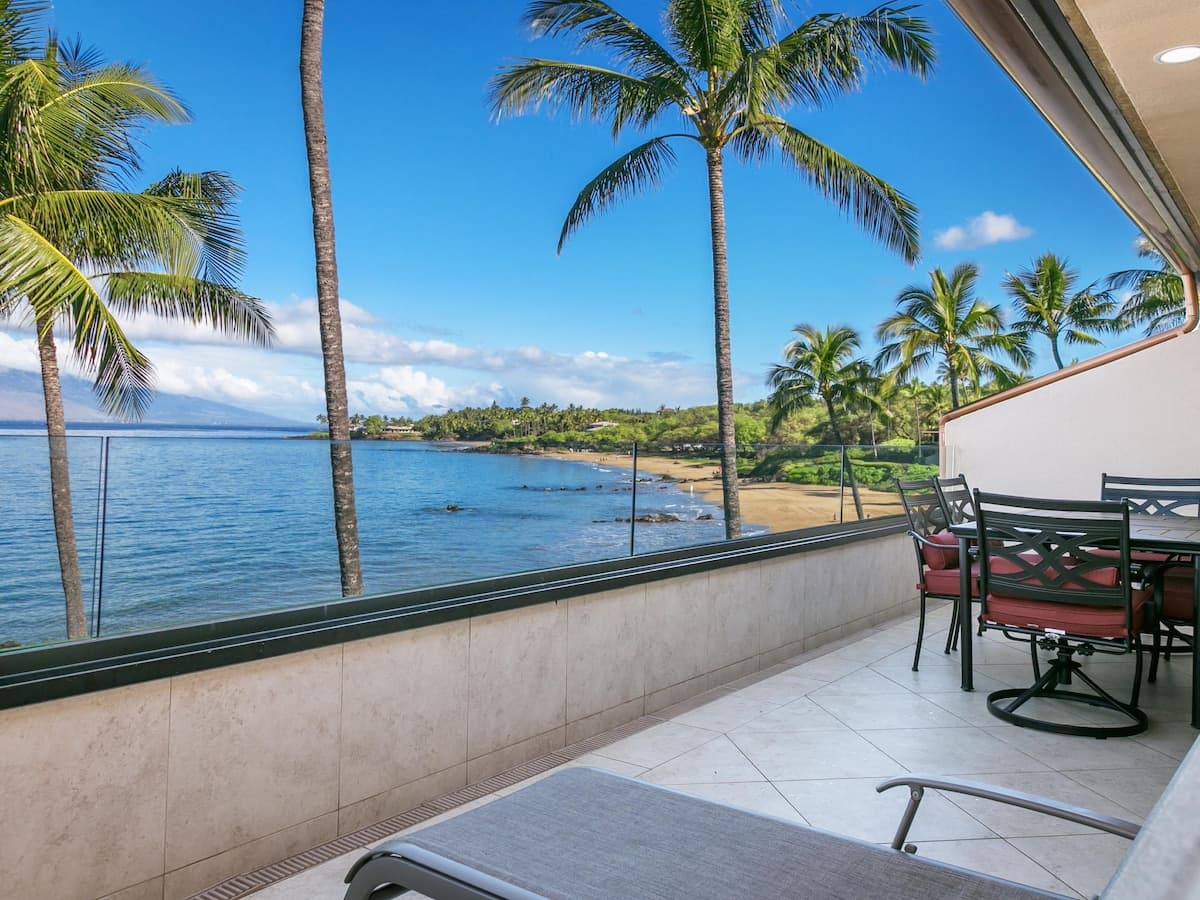 Condo in Kihei · ★5.0 · 2 bedrooms · 4 beds · 2 baths - Photo 2
