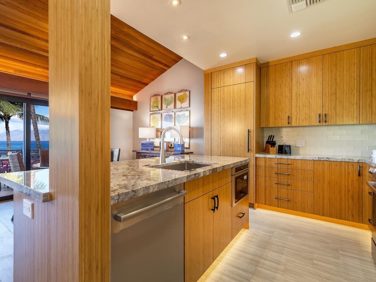 Condo in Kihei · ★5.0 · 2 bedrooms · 4 beds · 2 baths - Photo 4