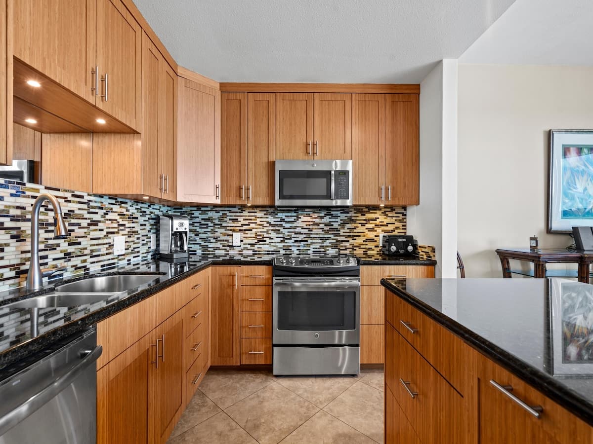 Condo in Kihei · ★5.0 · 2 bedrooms · 4 beds · 2 baths - Photo 3