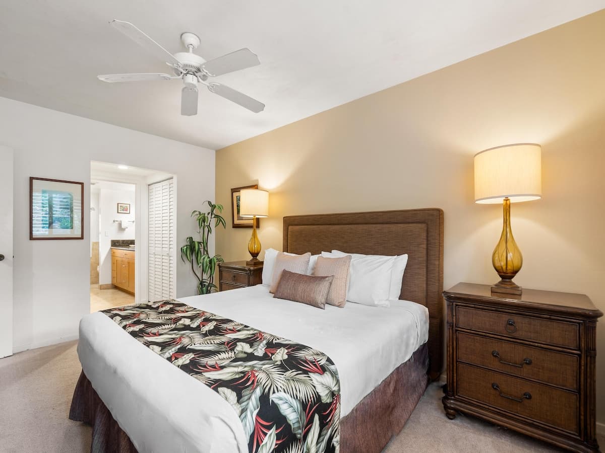 Condo in Kihei · ★5.0 · 2 bedrooms · 4 beds · 2 baths - Photo 4
