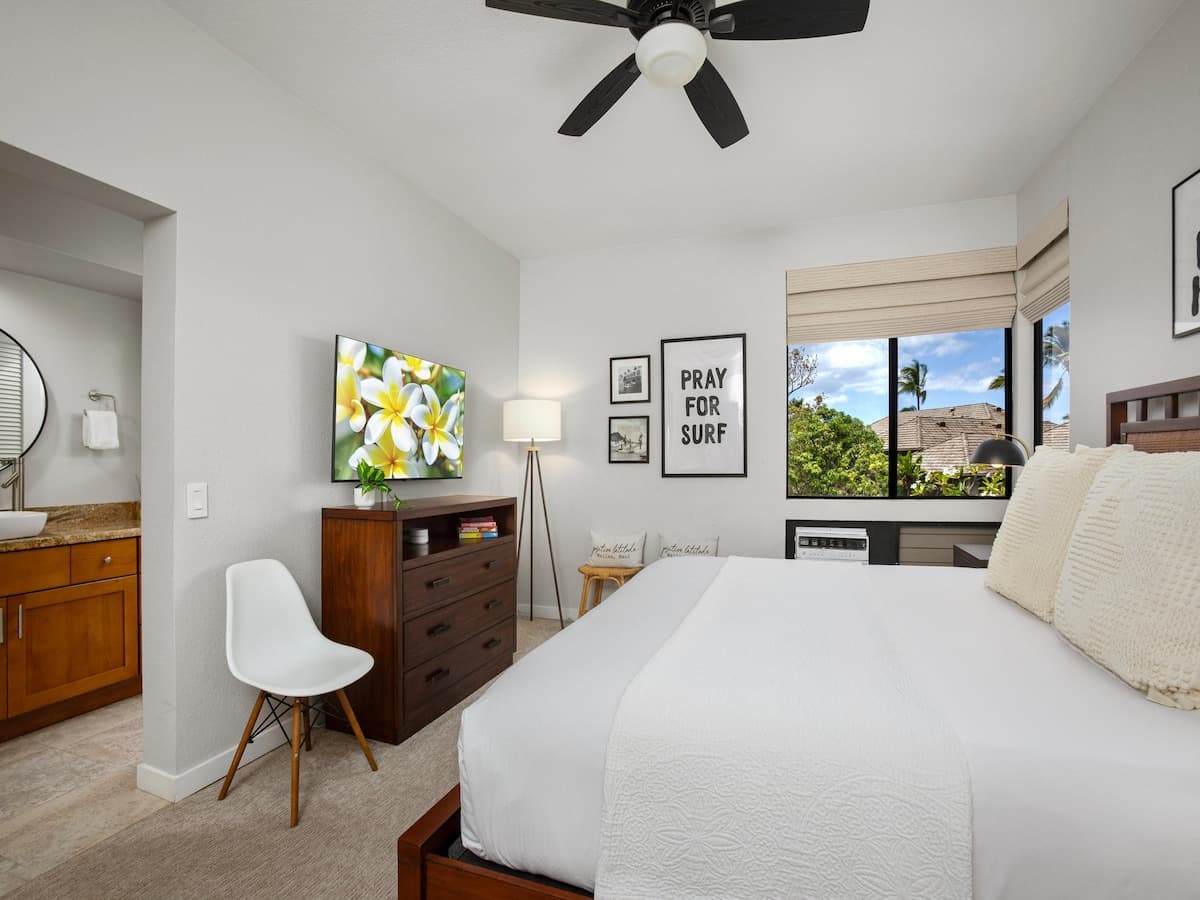 Condo in Kihei · ★4.75 · 1 bedroom · 2 beds · 2 baths - Photo 3
