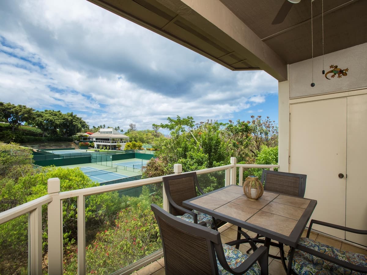 Condo in Kihei · ★4.5 · 2 bedrooms · 4 beds · 2 private baths - Photo 2