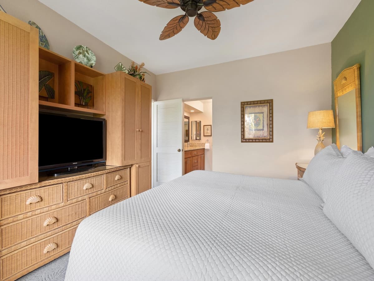 Condo in Kihei · ★5.0 · 2 bedrooms · 4 beds · 2 private baths - Photo 4