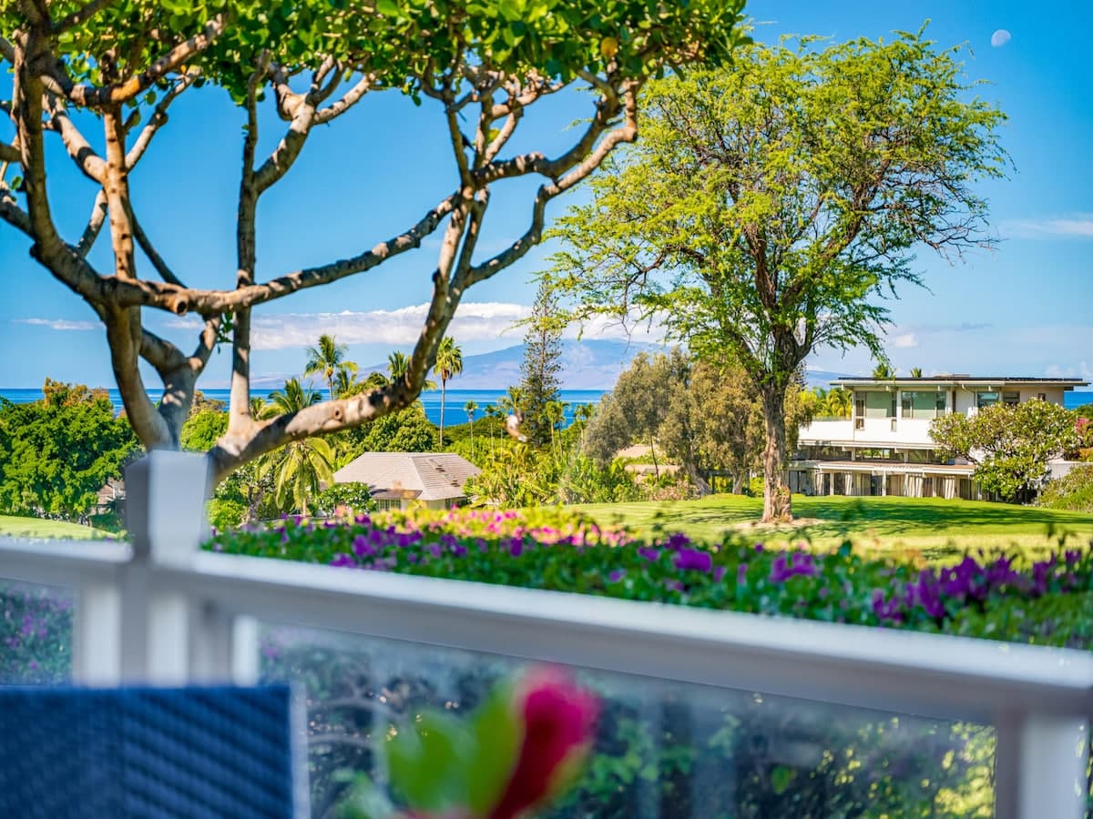 Condo in Kihei · ★4.17 · 1 bedroom · 2 beds · 2 baths - Photo 2