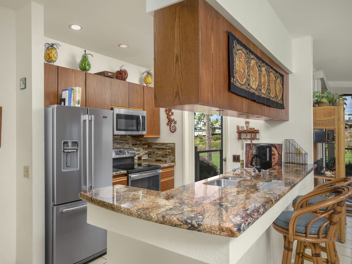 Condo in Kihei · ★4.62 · 2 bedrooms · 3 beds · 2 baths - Photo 4