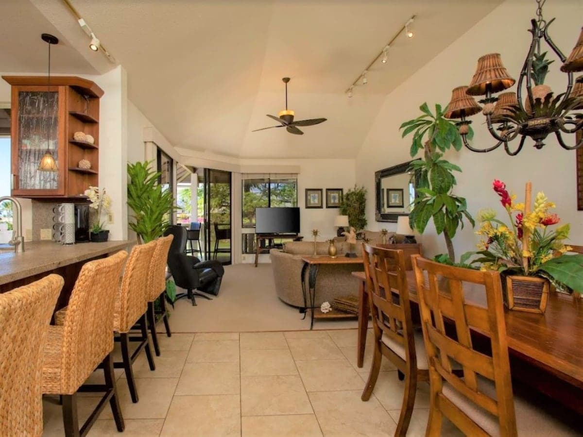 Condo in Kihei · ★4.86 · 3 bedrooms · 5 beds · 2 baths - Photo 2