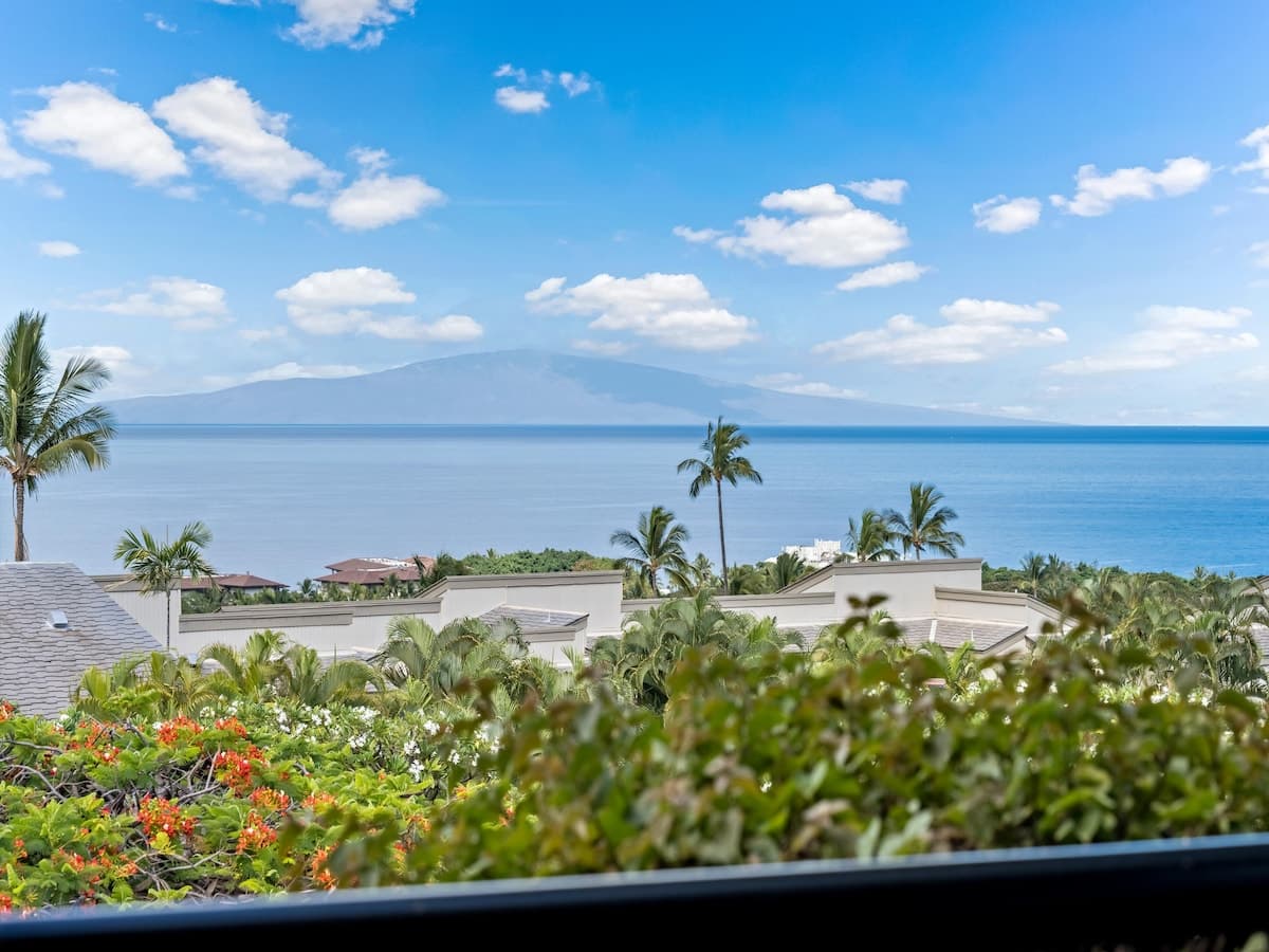 Condo in Kihei · ★4.88 · 2 bedrooms · 4 beds · 2 private baths - Photo 1