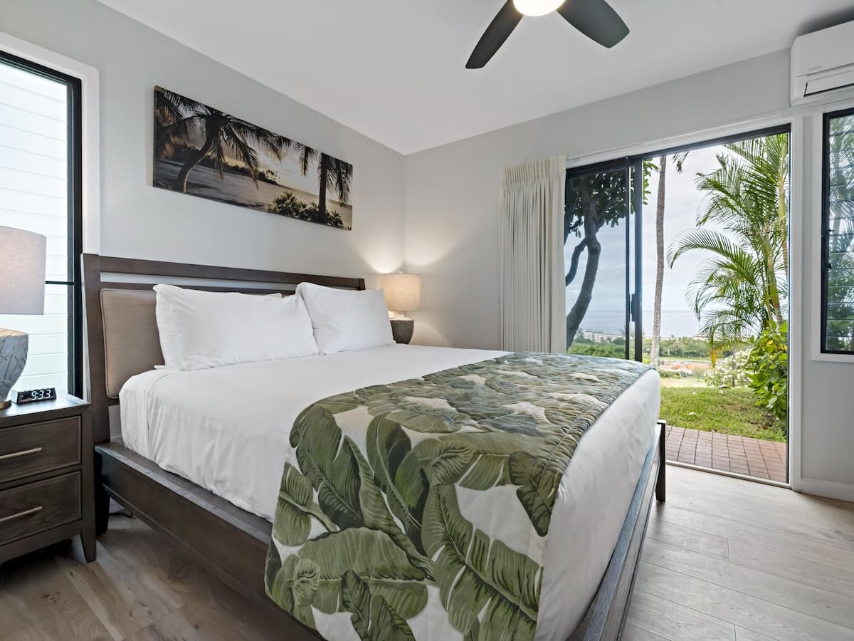 Condo in Kihei · ★4.88 · 2 bedrooms · 4 beds · 2 private baths - Photo 3