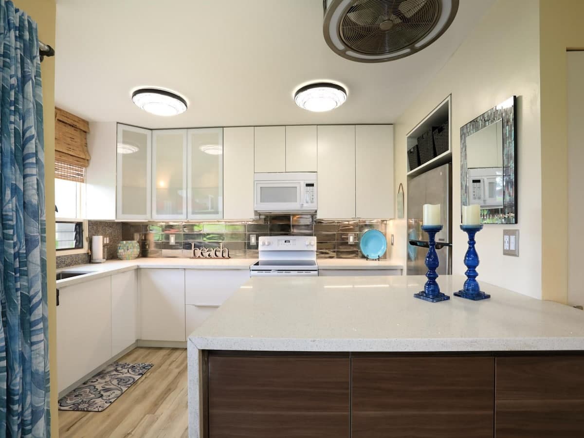 Condo in Kihei · ★5.0 · 1 bedroom · 2 beds · 2 baths - Photo 4