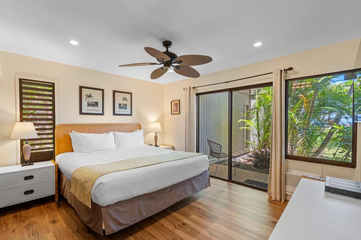 Condo in Kihei · ★4.4 · 1 bedroom · 2 beds · 2 baths - Photo 5