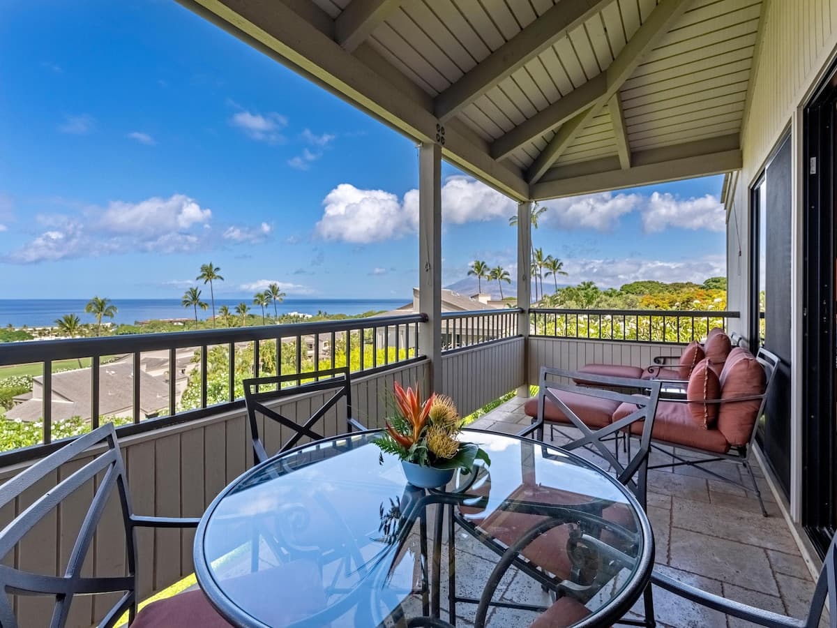Condo in Kihei · ★4.91 · 1 bedroom · 1 bed · 2 baths - Photo 2