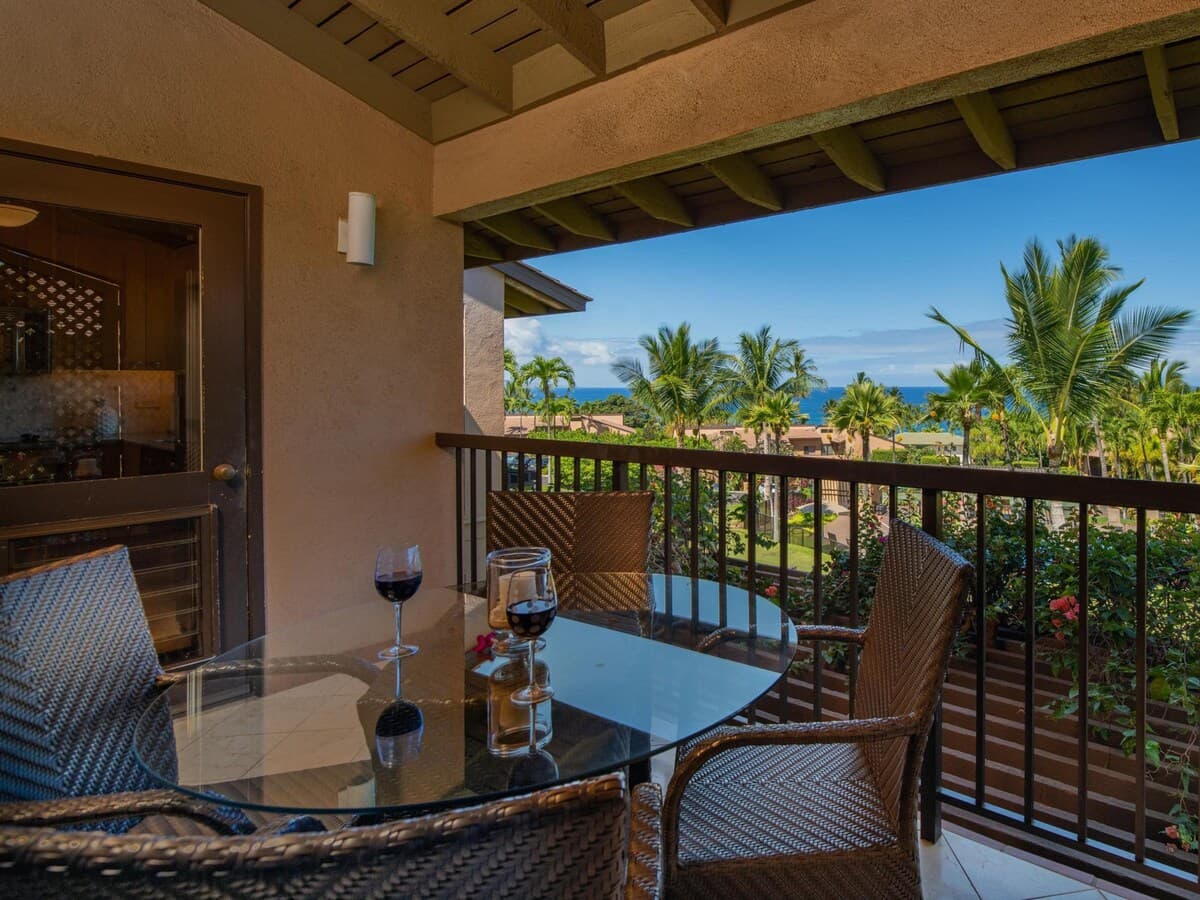 Condo in Kihei · ★4.83 · 1 bedroom · 2 beds · 1 bath - Photo 2