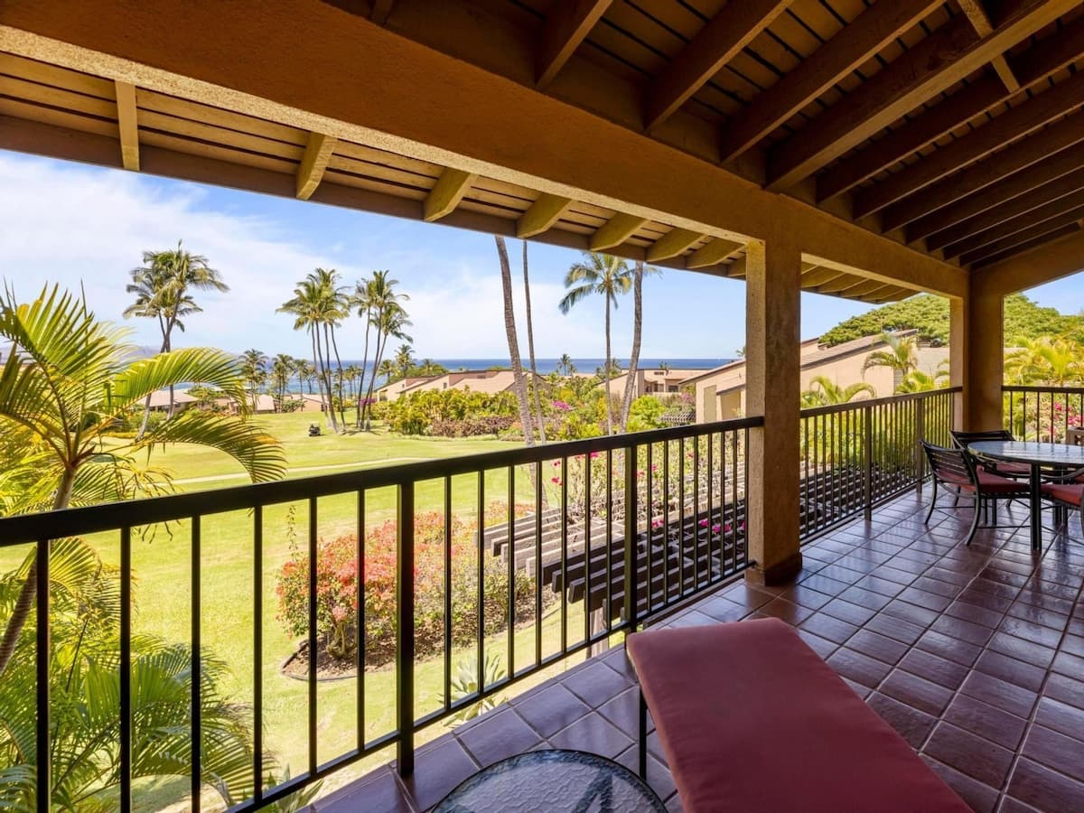 Condo in Kihei · ★4.75 · 1 bedroom · 2 beds · 2 baths - Photo 2