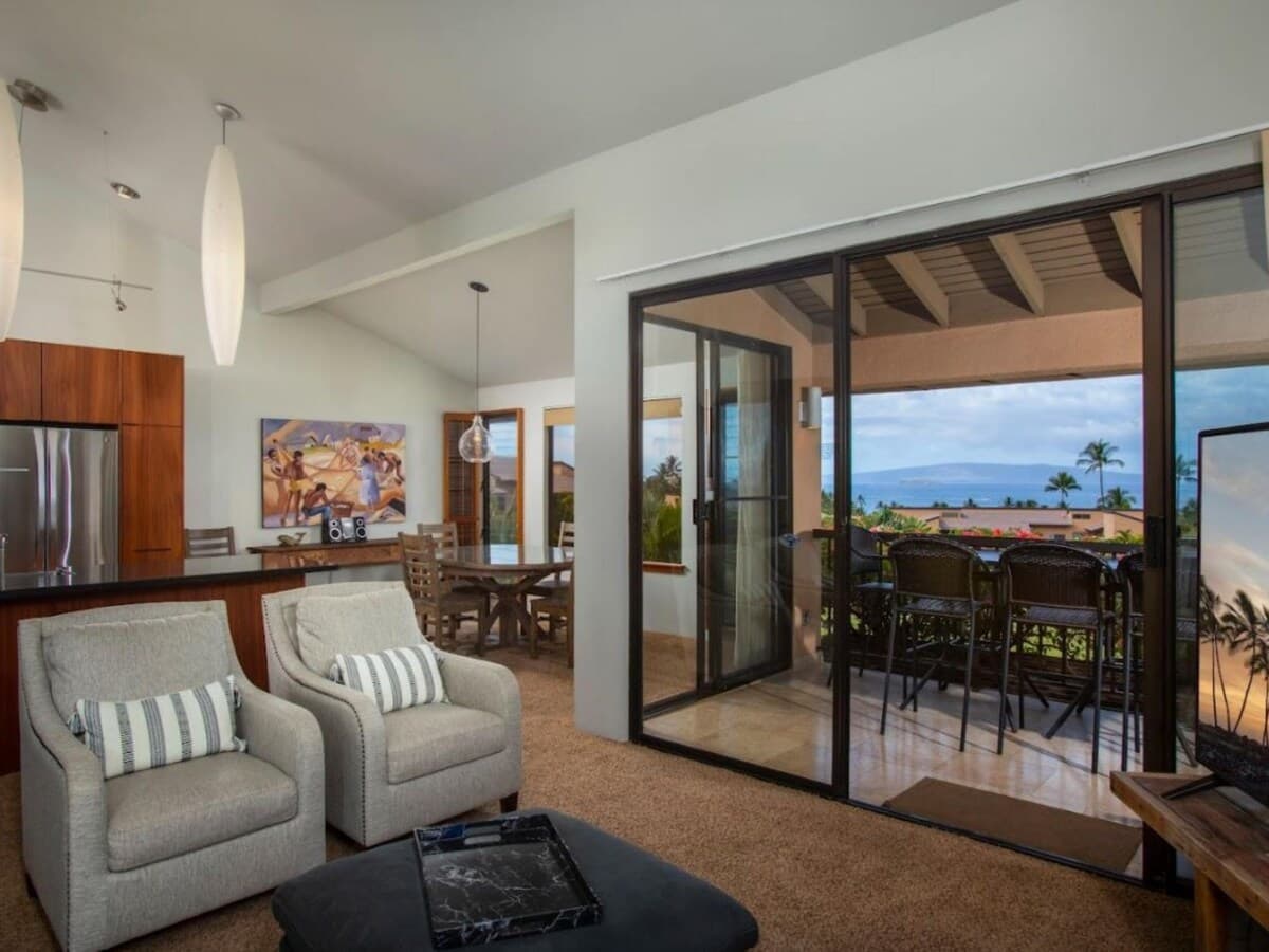 Condo in Kihei · ★4.9 · 2 bedrooms · 4 beds · 2 baths - Photo 2