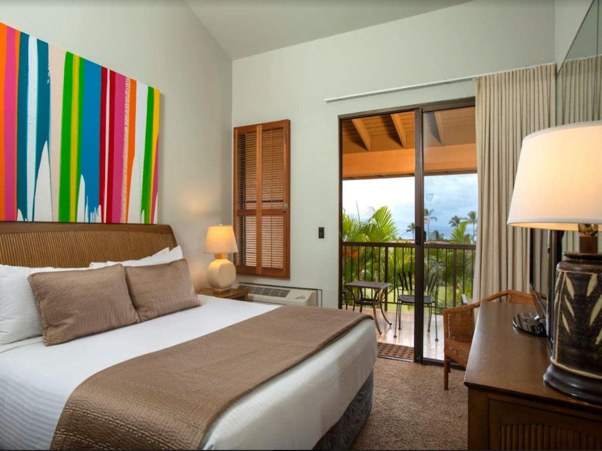 Condo in Kihei · ★4.9 · 2 bedrooms · 4 beds · 2 baths - Photo 4