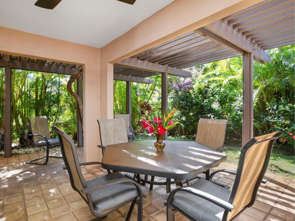 Condo in Kihei · ★4.75 · 1 bedroom · 2 beds · 1 bath - Photo 1