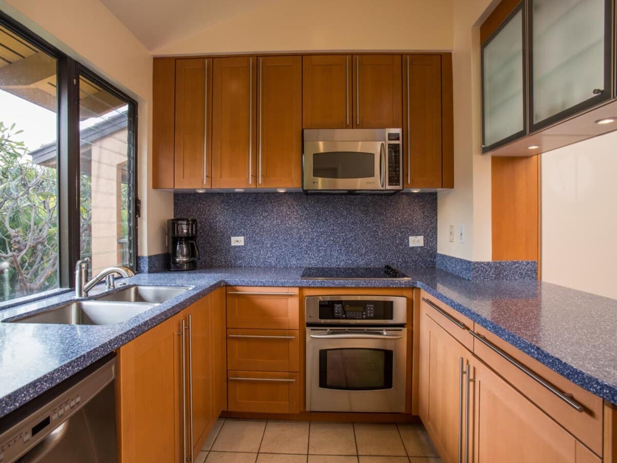 Condo in Kihei · ★4.67 · 1 bedroom · 2 beds · 1 bath - Photo 2