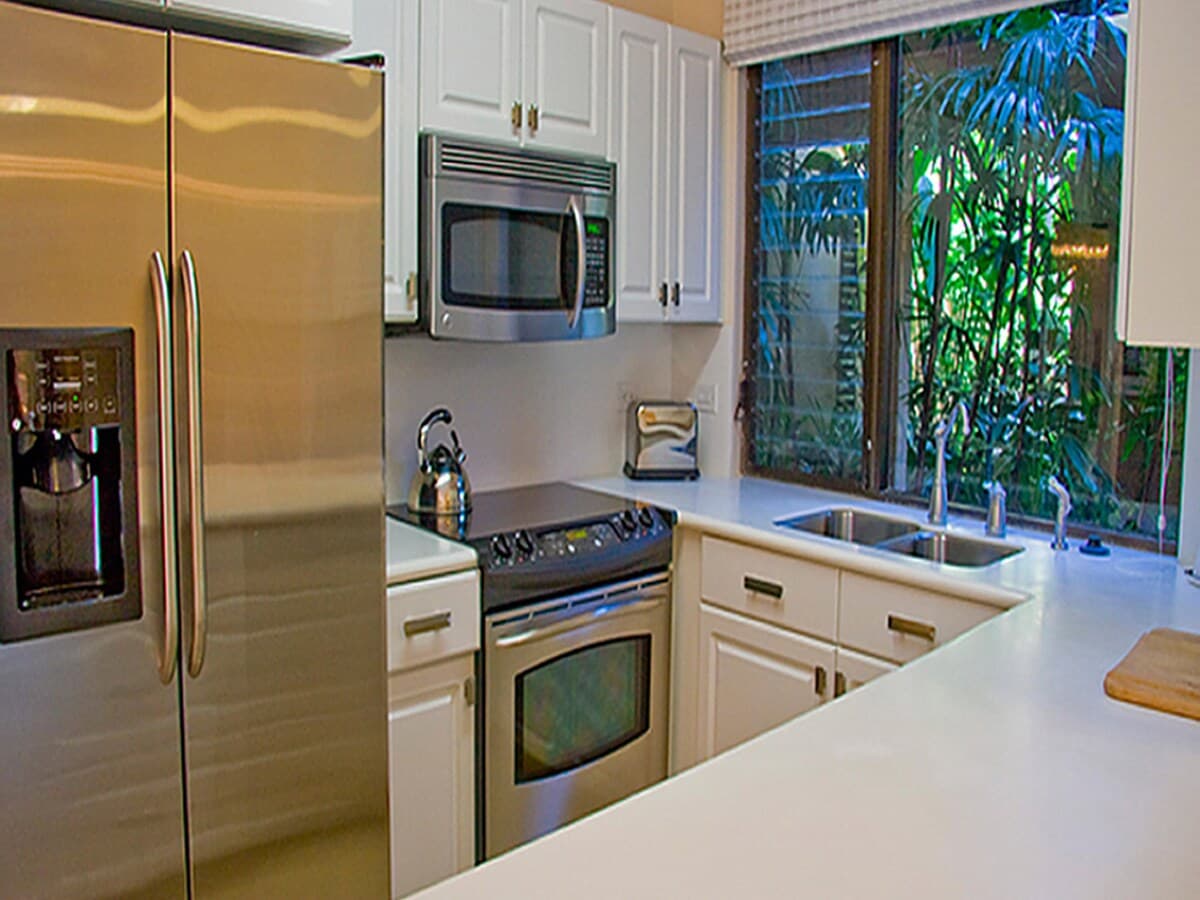 Condo in Kihei · ★4.83 · 1 bedroom · 2 beds · 2 baths - Photo 3