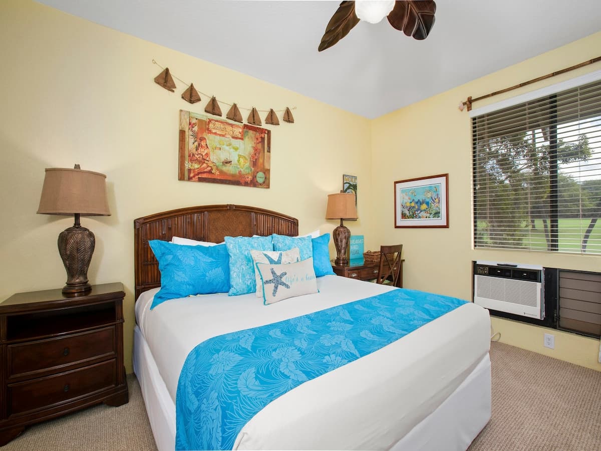 Condo in Kihei · ★4.5 · 2 bedrooms · 3 beds · 2 baths - Photo 4