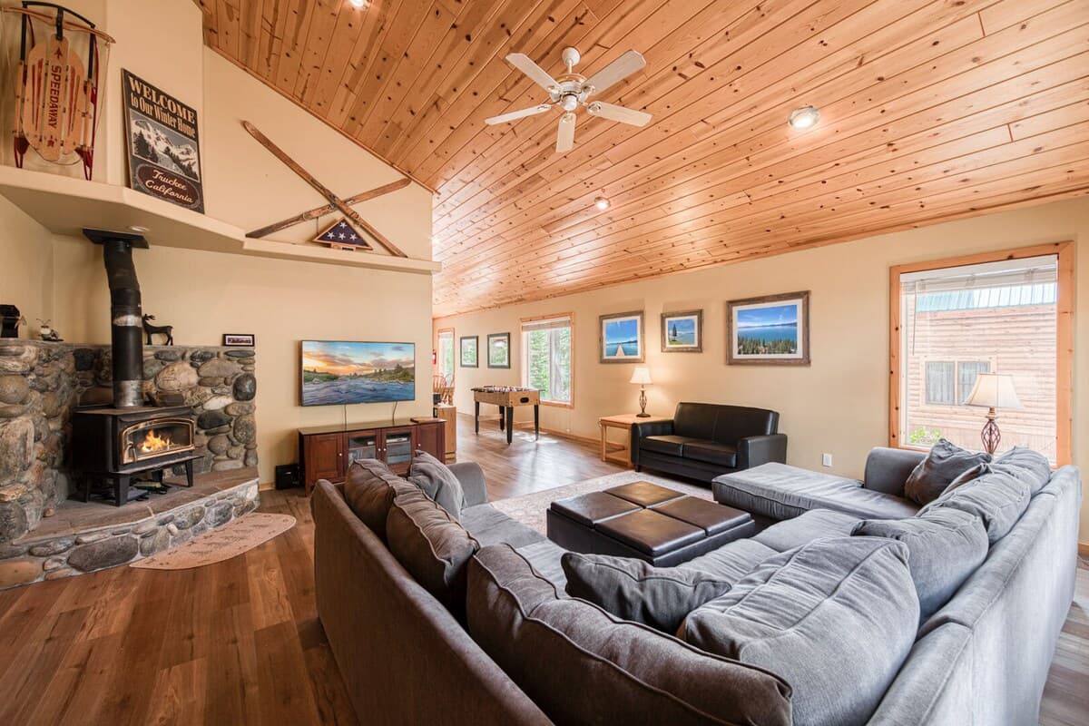 Tahoe Donner Cabin with Pool, Wood Stove & Games - Photo 4