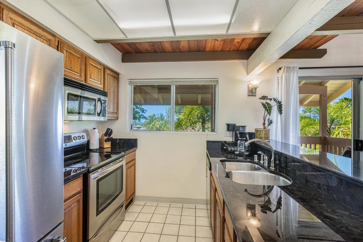 Hale Ohana Ho’omaka by Gather: Pool & Ocean Views - Photo 3