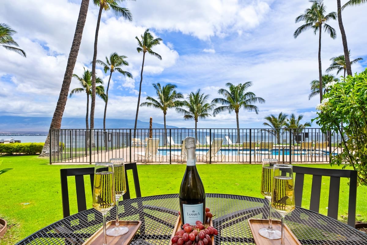 Condo in Wailuku · ★5.0 · 2 bedrooms · 3 beds · 2 baths - Photo 1