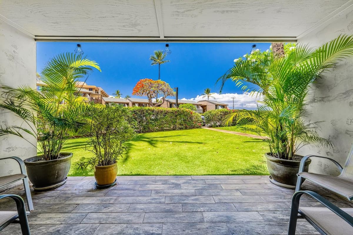 Steps to Beach, Pool & Hot Tub! Beautiful Condo - Photo 5