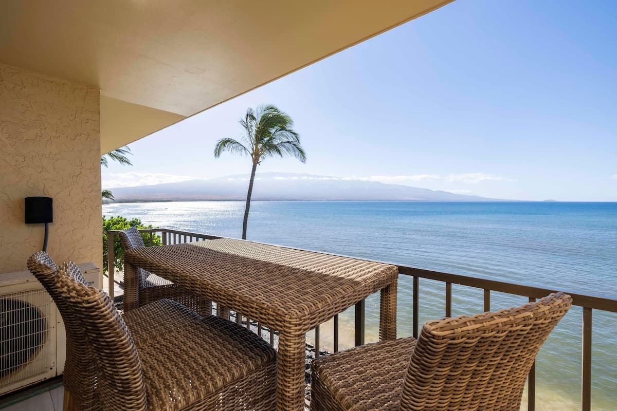 Ocean Front Beautiful Remodeled Unit 418! -Maalaea - Photo 1