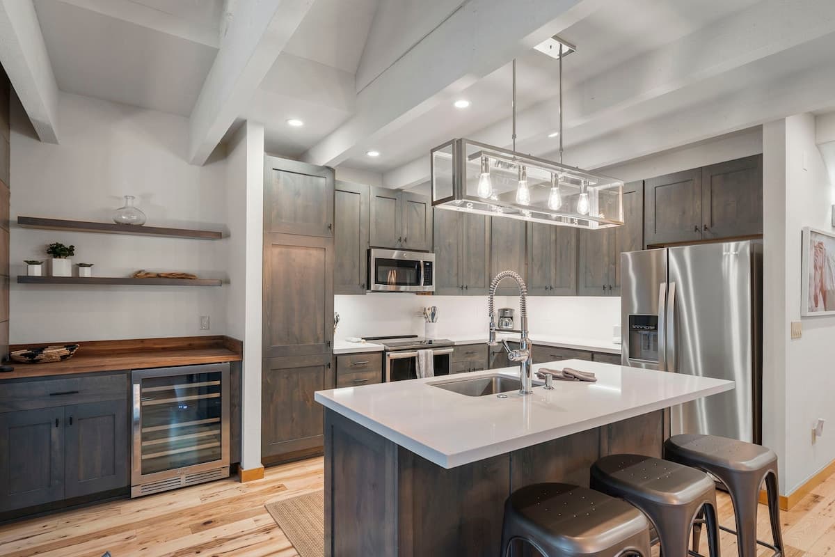 Home in Incline Village · 3 bedrooms · 4 beds · 3 private baths - Photo 3