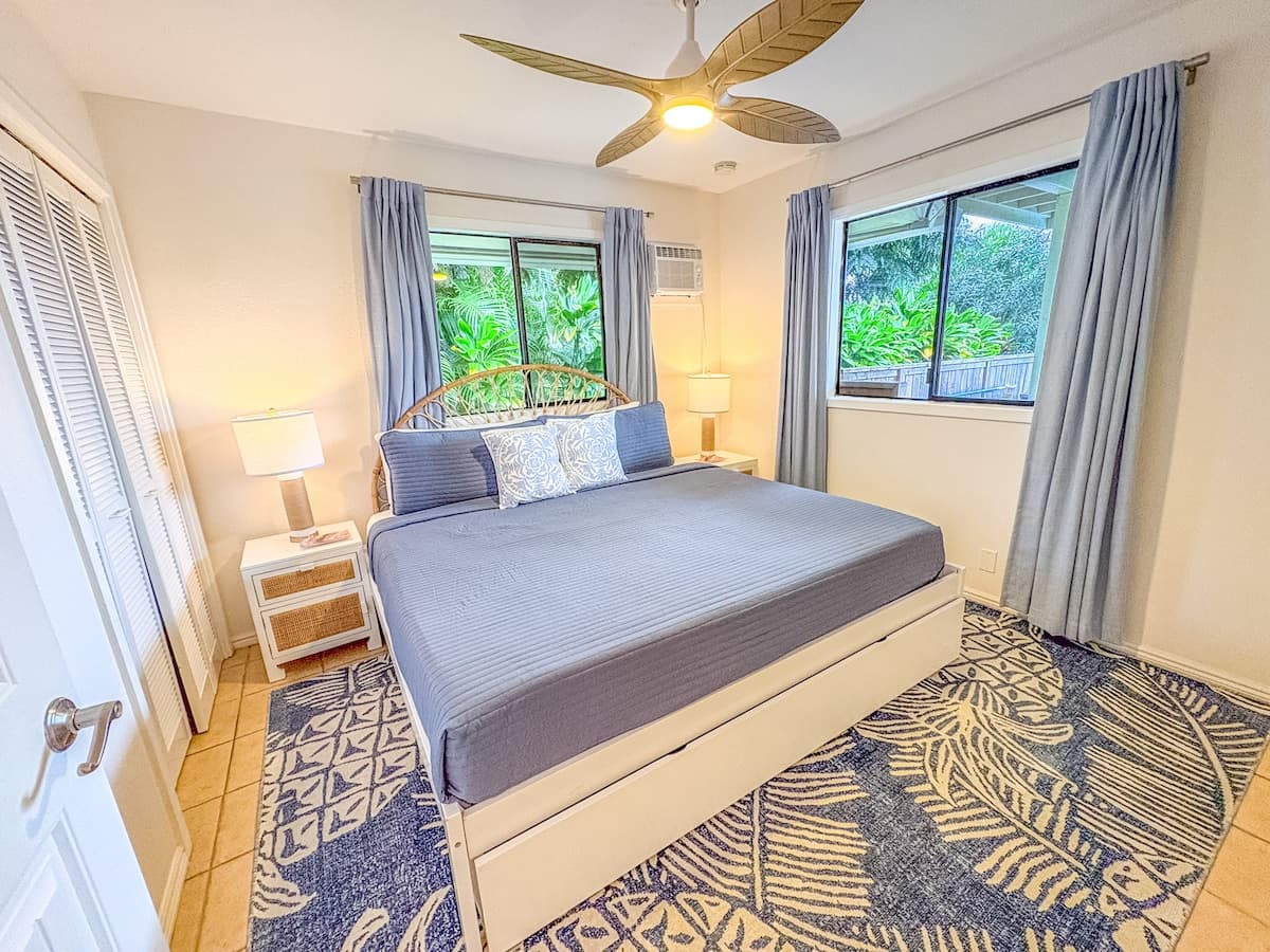 Villa in Princeville · ★5.0 · 6 bedrooms · 13 beds · 2.5 private baths - Photo 4